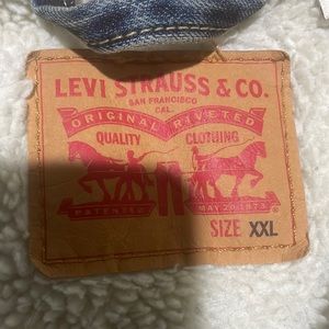 Levi’s trucker denim jacket